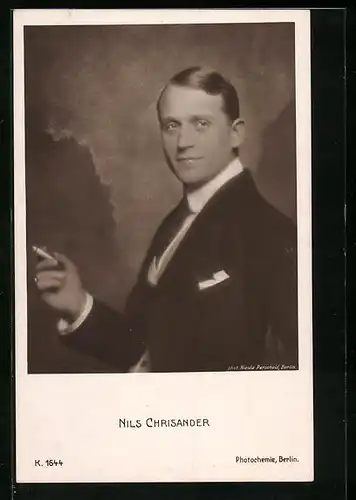 AK Schauspieler Nils Chrisander im Anzug mit Einstecktuch