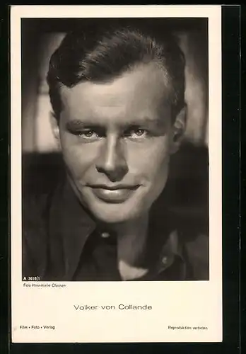 AK Schauspieler Volker von Collande im Hemd mit Blick in die Kamera