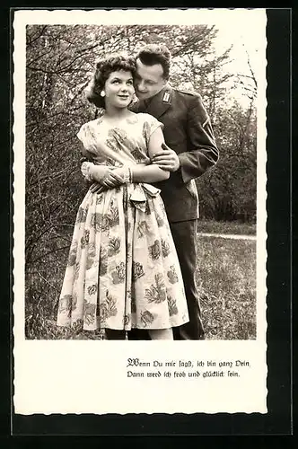 AK Soldat der Bundeswehr mit junger Frau, Wenn Du mir sagst, ich bin ganz Dein, ...