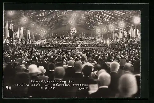 Foto-AK München, Grundsteinlegung des Studienhauses, Deutsches Museum 1928, Innenansicht