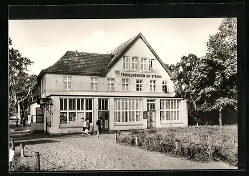 AK Boltenhagen, FDGB-Erholungsheim Am Strand mit Familie