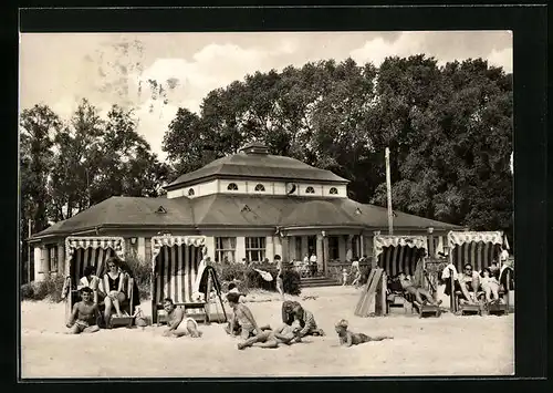 AK Ueckermünde, HO-Gaststätte im Strandbad mit Strandkörben