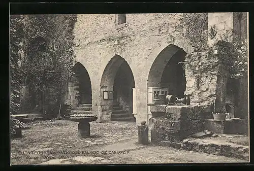 AK Fuenterrabia, Patio del Palacio de Carlos V