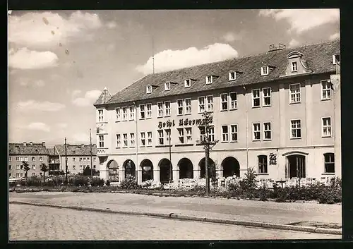AK Prenzlau, Strassenpartie mit Hotel Uckermark