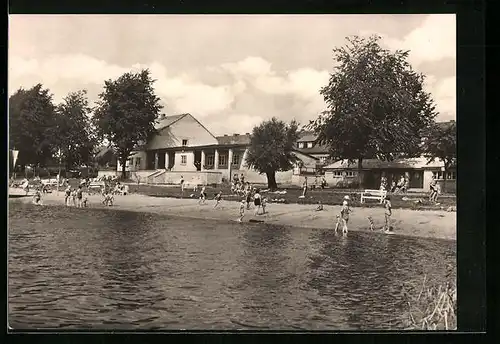AK Mirow /Meckl., Bad und Strandhalle mit Badegästen