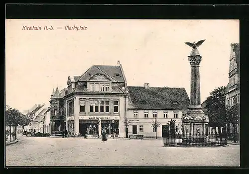 AK Kirchhain, Marktplatz mit Denkmal und Geschäft Carl Druschke