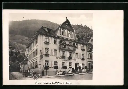 AK Triberg, Hotel Pension Sonne mit Automobil