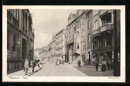 AK Pössneck /Th., Breite Strasse mit Passanten