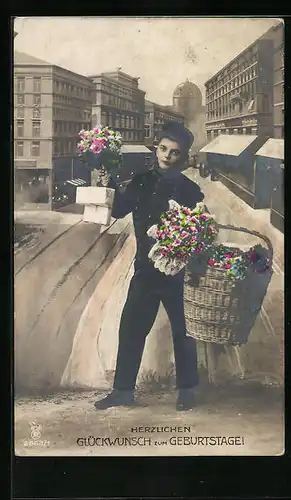 AK Junger Page in der Stadt überbringt Blumen und Geschenke