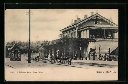 AK Baarn, Passanten am Bahnhof