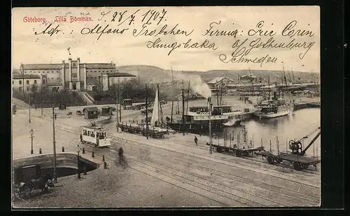 AK Göteborg, Lilla Bommen, Schiffe im Hafen, Strassenbahn unterwegs