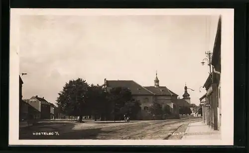 AK Kostelec, die Kirche am Hauptplatz