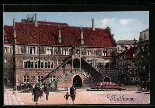 AK Mülhausen, Passanten vor dem Rathaus