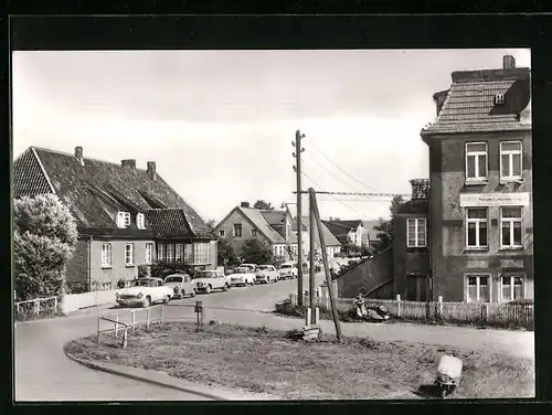 AK Börgerende-Rethwisch /Kr. Bad Doberan, Strassenpartie mit Betriebsferienheim Strandschloss