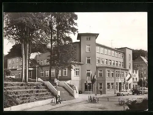 AK Sellin /Rügen, Strassenpartie mit Geschäften