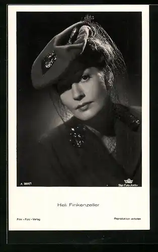 AK Schauspielerin Heli Finkenzeller mit Hut in elegantem Blazer