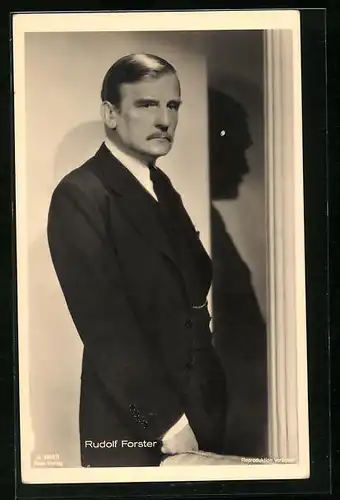 AK Schauspieler Rudolf Forster elegant im Anzug
