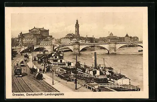 AK Dresden, Strassenbahn passiert den Dampfschiff-Landungsplatz