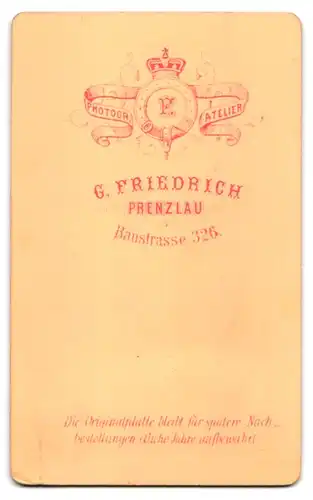 Fotografie G. Friedrich, Prenzlau, Baustr. 326, Kleines Mädchen im modischen Kleid