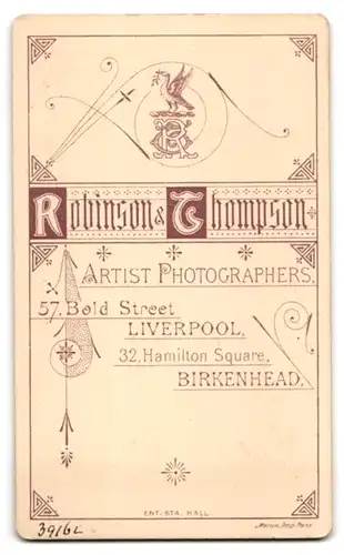 Fotografie Robinson & Thompson, Liverpool, 57, Bold Street, Junge Dame in hübscher Kleidung