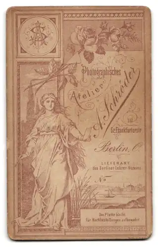 Fotografie A. Schröder, Berlin-O., Gr. Frankfurterstr. 117, Junger Herr in modischer Kleidung