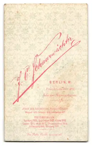 Fotografie J. C. Schaarwächter, Berlin, Friedrich-Str. 190, Herr im Anzug mit Vollbart