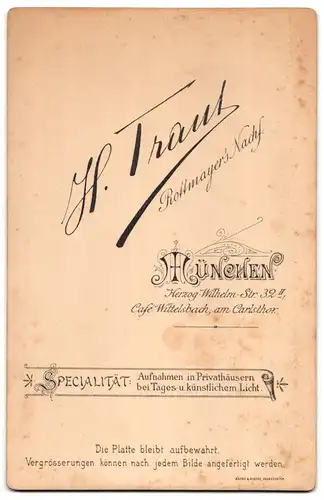 Fotografie H. Traut, München, Herzog-Wilhelm-Str. 32, hübsches Schankmädchen mit langem Zopf