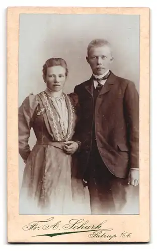 Fotografie Fr. A. Schark, Satrup i. A., blühende Seerosen, Rückseitig Paar - Portrait