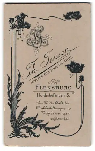 Fotografie Th. Jensen, Flensburg, Norderhofenden 15, blühende Blume & Initialen, Rückseitig Herr im Portrait