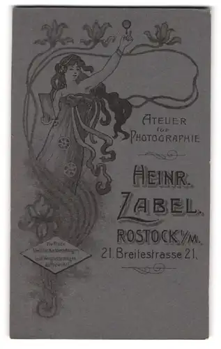 Fotografie Heinrich Zabel, Rostock, Breitestr. 21, Jugendstil Dame & Ornamente, Rückseitig Hausfrau im Portrait