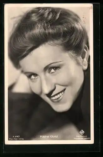 AK Schauspielerin Käthe Gold, lächelnd mit Blick in die Kamera