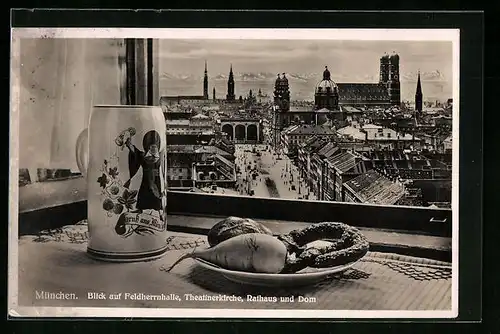 AK München, Blick auf Feldherrnhalle, Theatinerkirche, Rathaus und Dom von Fenster mit Bier und Jause