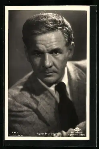 AK Schauspieler Attila Hörbiger mit strengem Blick