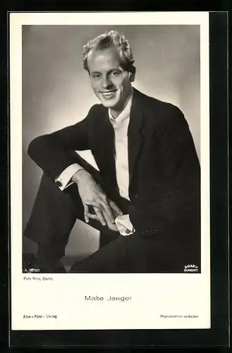 AK Schauspieler Malte Jaeger in lässiger Pose