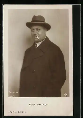 AK Schauspieler Emil Jannings mit Zigarette und Hut