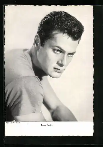 AK Schauspieler Toni Curtis mit gegeltem Haar