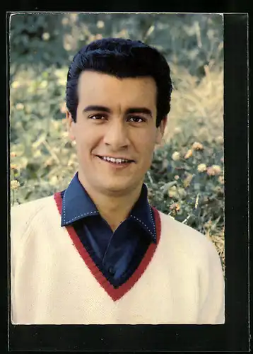 AK Schauspieler Manfred Schnelldorfer in hellem Strickpullover