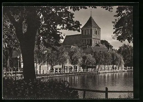 AK Teterow, Blick über den See zur Kirche