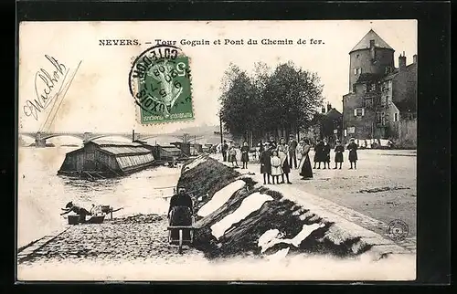 AK Nevers, Tour Goguin et Pont du Chemin de fer