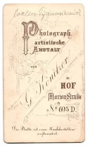 Fotografie G. Könitzer, Hof, Marien-Strasse 695, Knabe mit Seitenscheitel und ernstem Blick