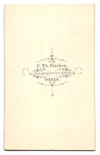 Fotografie C. Th. Fischer, Siegen, Bürgerlicher mit Vollbart im Sonntagsstaat