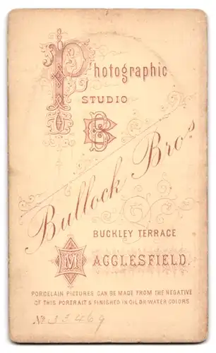 Fotografie Bullock Bros, Macclesfield, Buckley Terrace, Modisch gekleideter Herr mit Schnurrbart