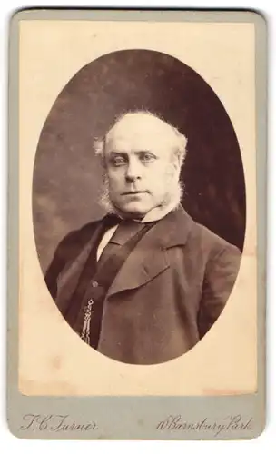 Fotografie J. C. Turner & Company, London, 10. Barnsbury Park, Älterer Herr mit Kotelettenbart