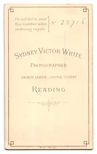 Fotografie Sydney Victor White, Reading, Talbot Lodge - Castle St., Portrait eines Herrn mit Schnauzbart