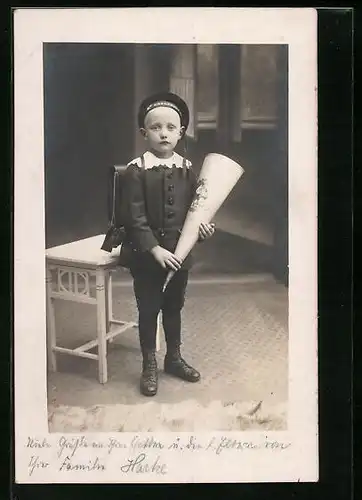 Foto-AK Knabe mit Matrosenmütze zum Schulanfang