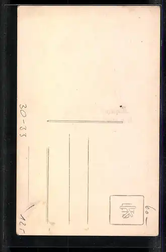 AK Strahlender kleiner Junge in weisser Uniform mit Barett