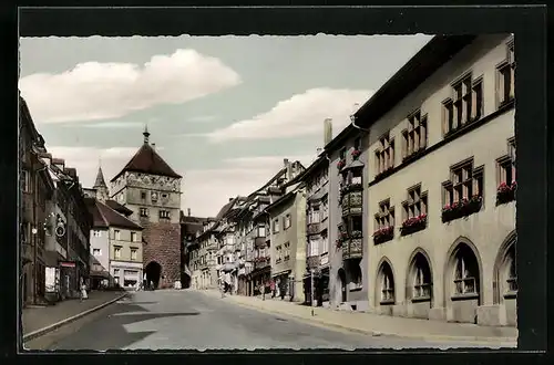 AK Rottweil, Hauptstrasse mit Schwarzem Tor und Rathaus