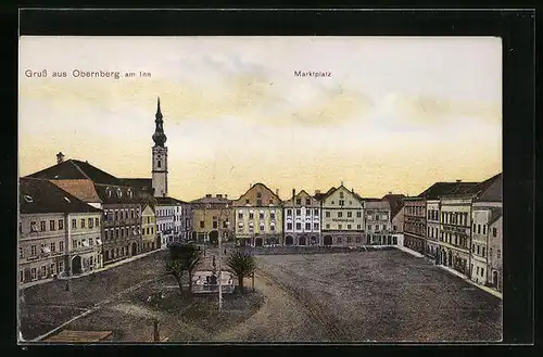 AK Obernberg am Inn, Marktplatz mit Geschäften, Kirche und Denkmal