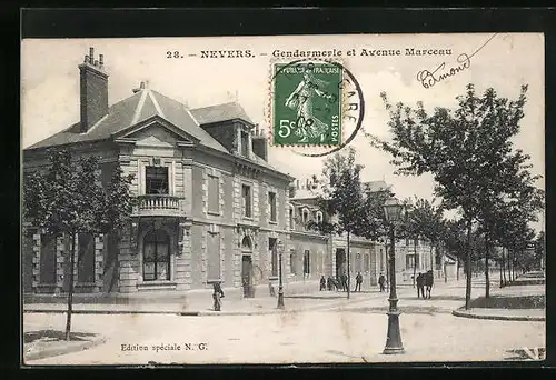 AK Nevers, Gendarmerie et Avenue Marceau