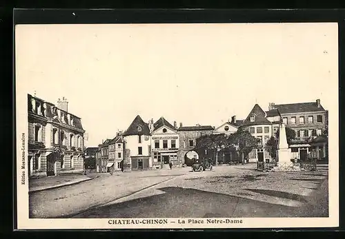 AK Chateau-Chinon, La Place Notre-Dame